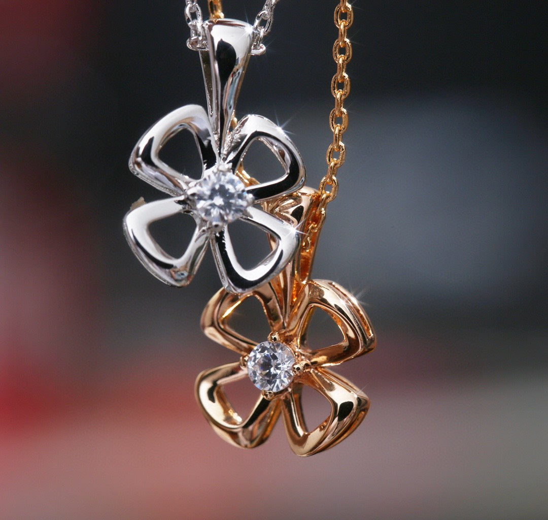 [Kismet Jewels ]FIOREVER NECKLACE DIAMOND CENTER