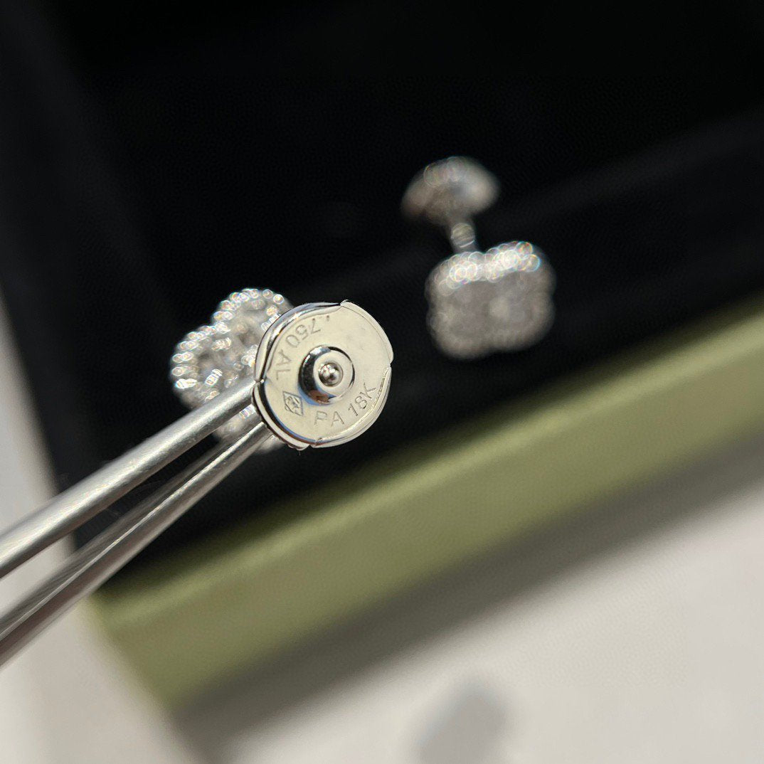 [Kismet Jewels ]CLOVER MINI DIAMOND STUD EARRINGS