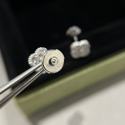 [Kismet Jewels ]CLOVER MINI DIAMOND STUD EARRINGS