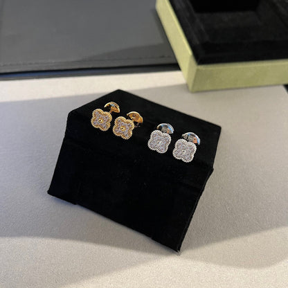 [Kismet Jewels ]CLOVER MINI DIAMOND STUD EARRINGS