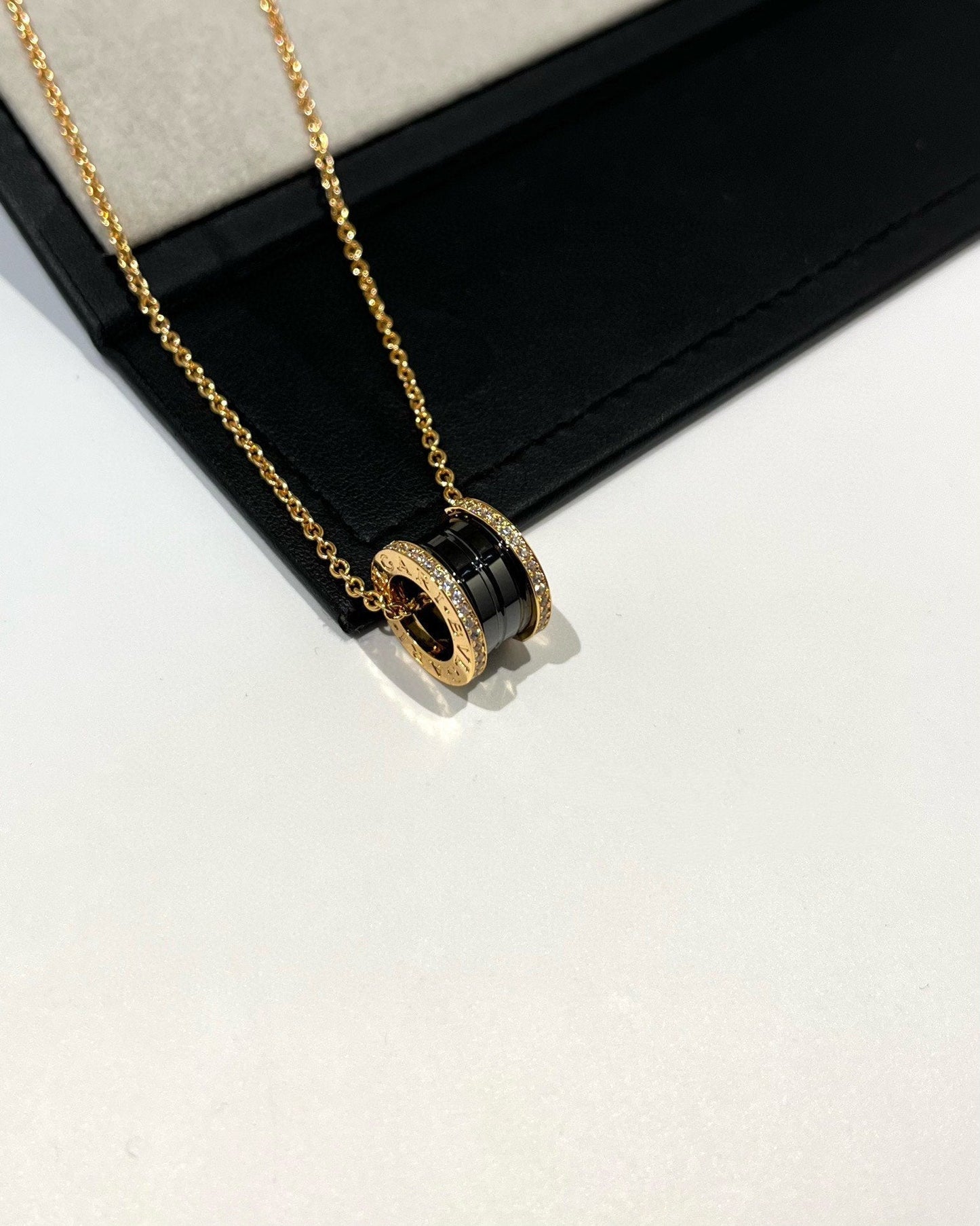 [Kismet Jewels ]ZERO 1 BLACK CERAMIC DIAMOND PINK GOLD NECKLACE